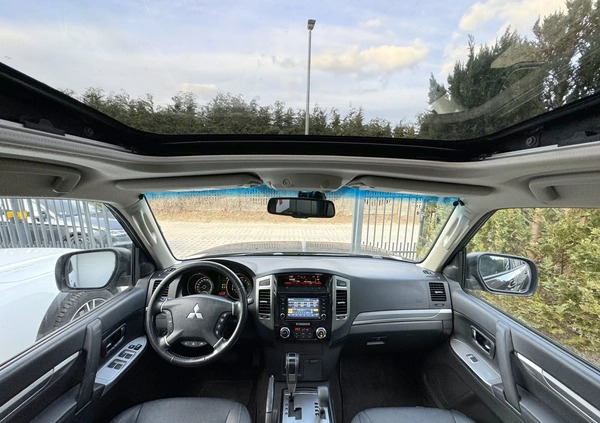 Mitsubishi Pajero cena 99900 przebieg: 249000, rok produkcji 2015 z Gdynia małe 67